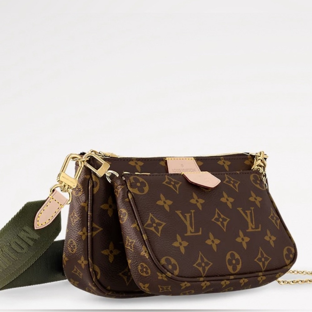 Louis Vuitton Multi Pochette Accessoires Monogram
Canvas - Handbag M44813